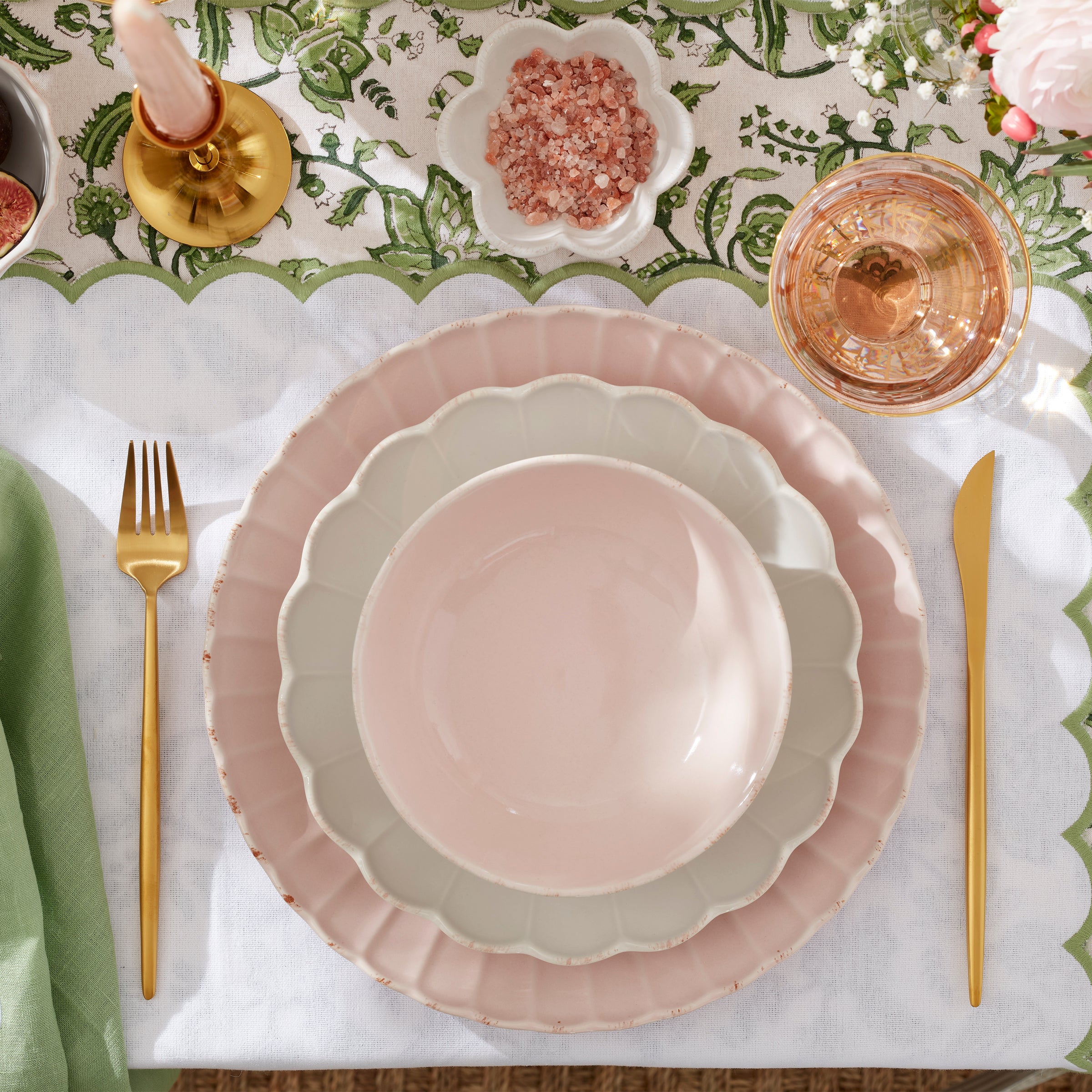Scallop Accent Plates Set of 4 - French Perle Design