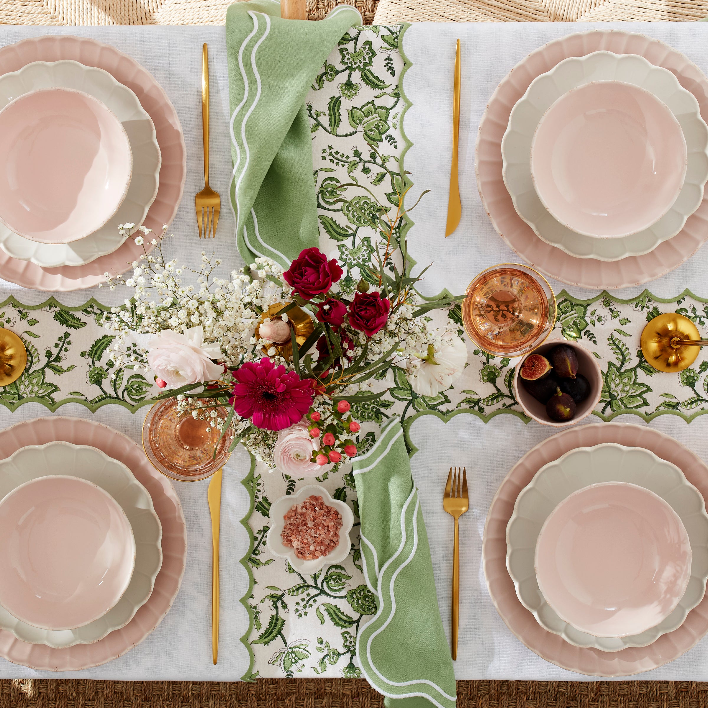 Scallop Accent Plates Set of 4 - French Perle Design