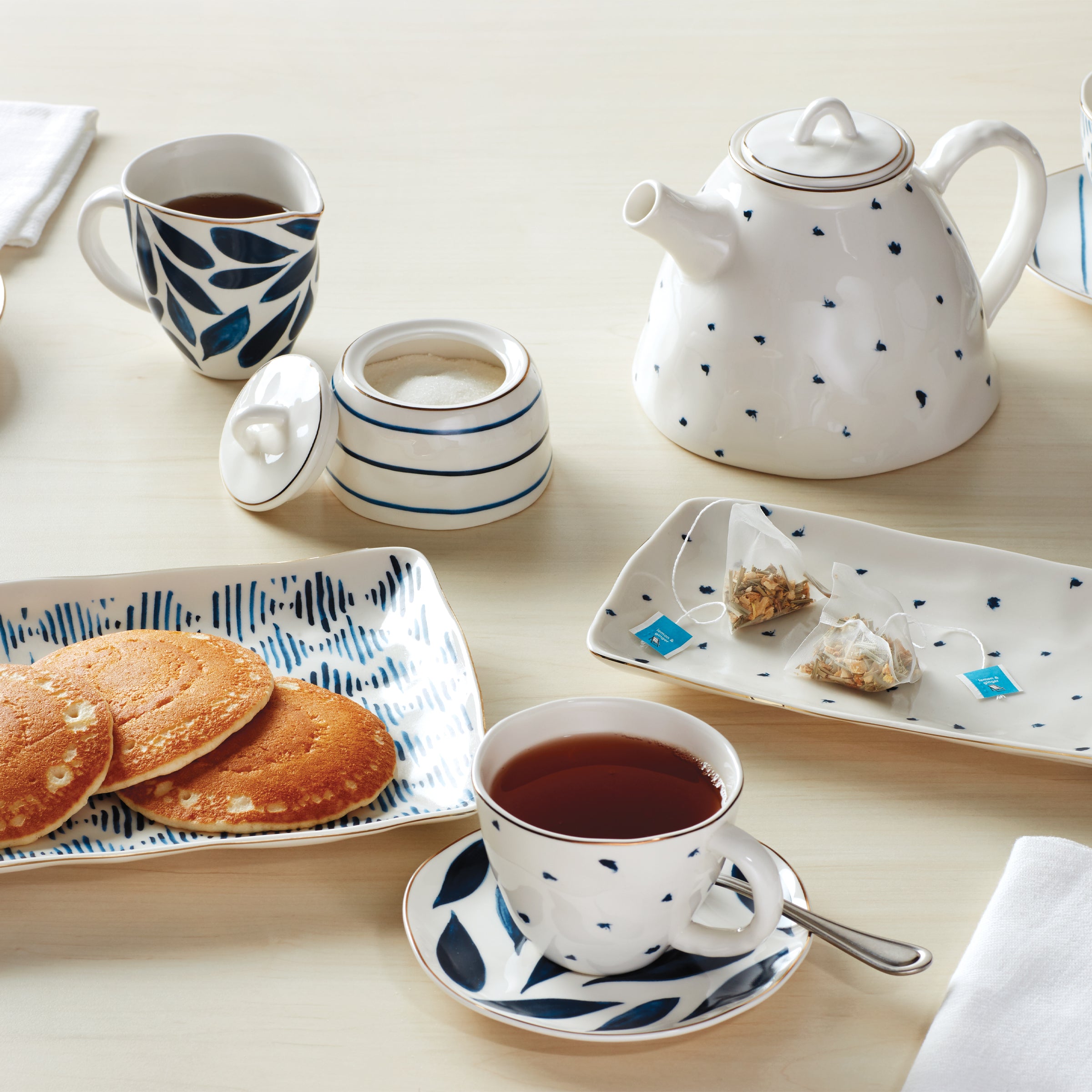 4-Piece Teacup & Saucer Set with Gold Trim | Blue Bay Collection