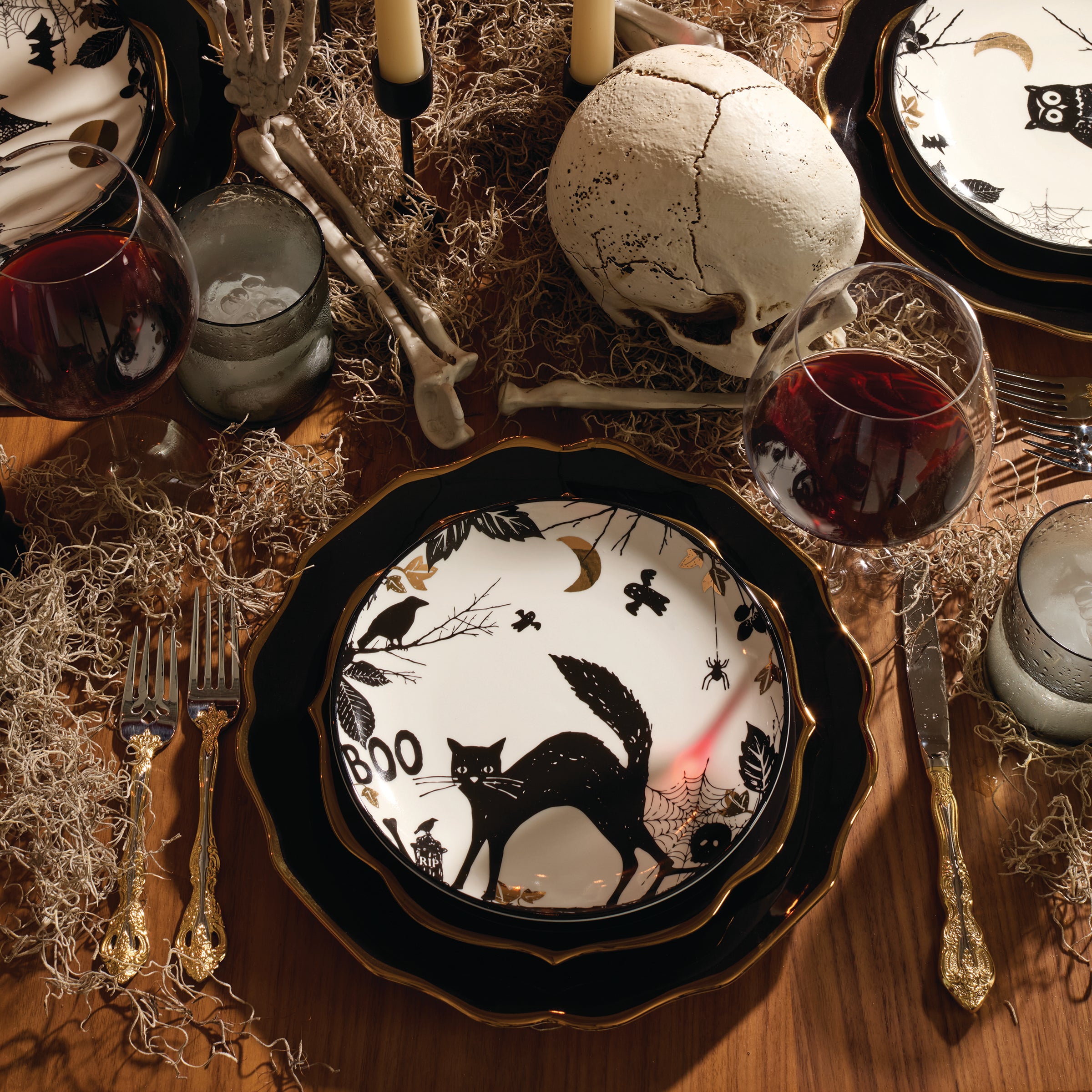 Black Porcelain Accent Plates - Set of 4 with Gold Trim | Contempo Luxe