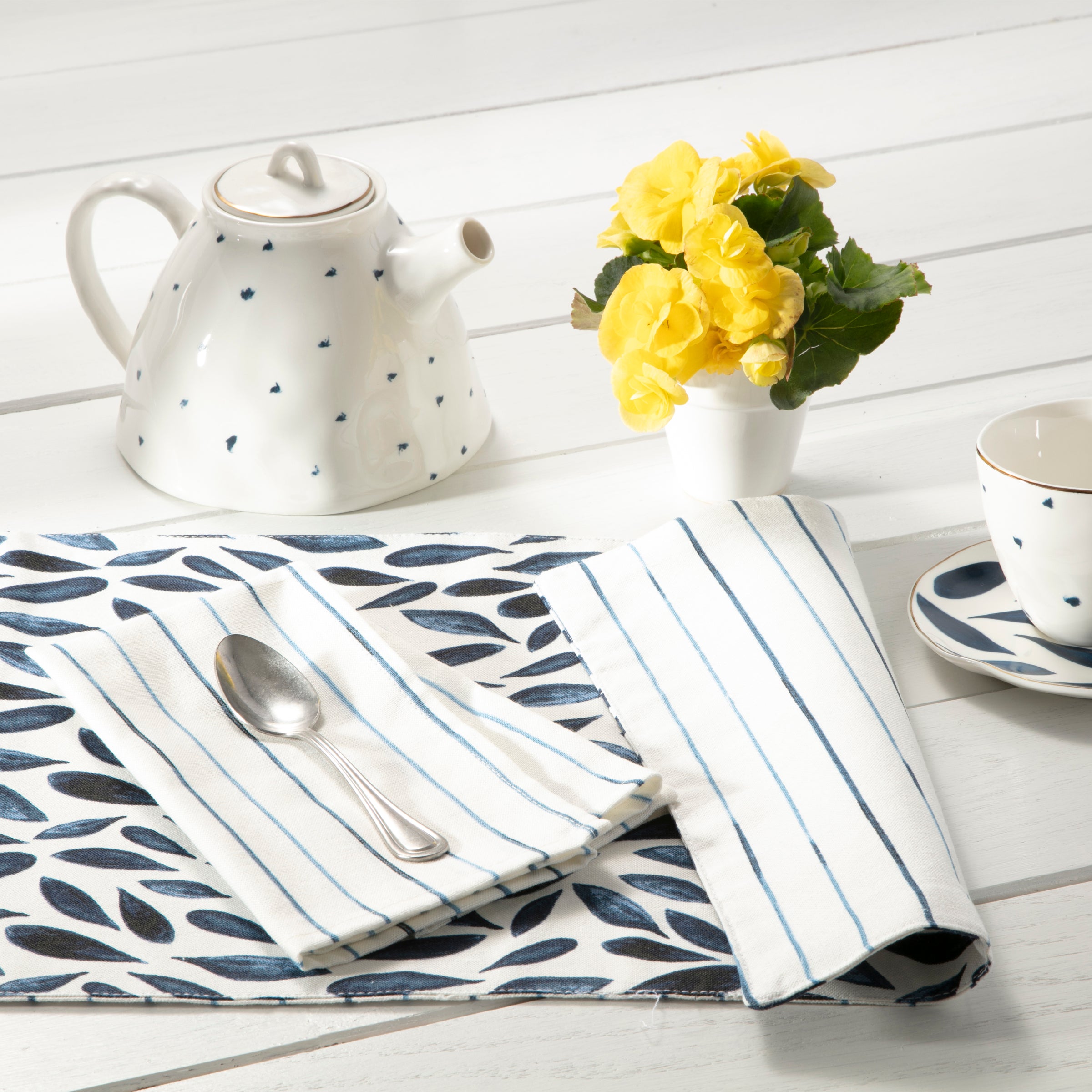 Reversible Placemat with Leaf & Stripe Design | Blue Bay