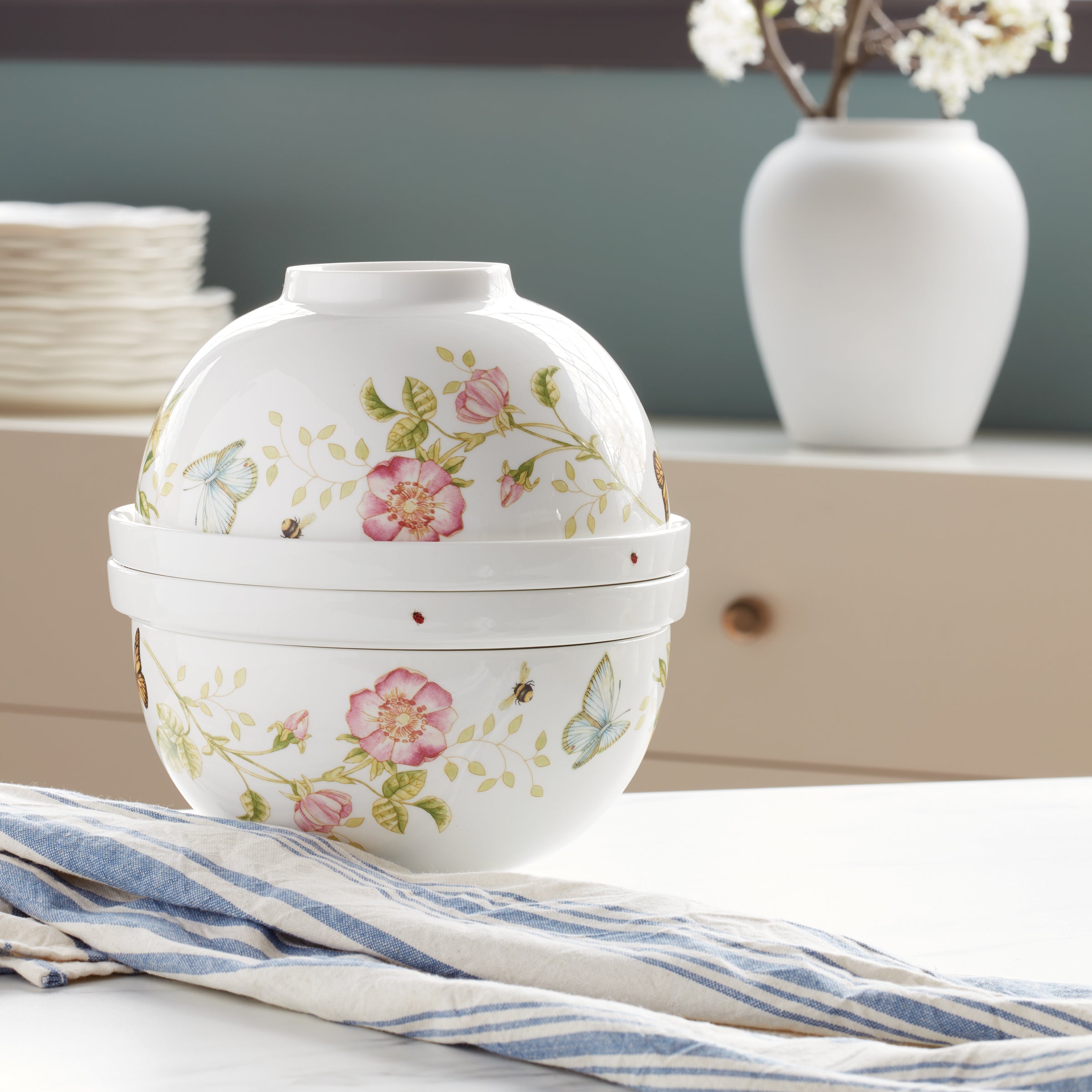 Butterfly Meadow Porcelain Dinnerware Set | 8-Piece Nesting Dishes