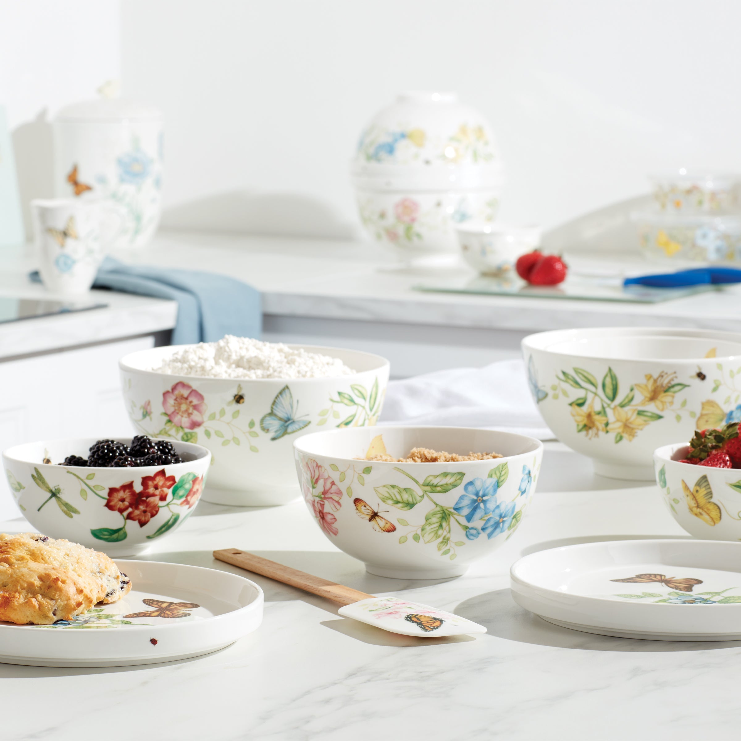 Butterfly Meadow Porcelain Dinnerware Set | 8-Piece Nesting Dishes