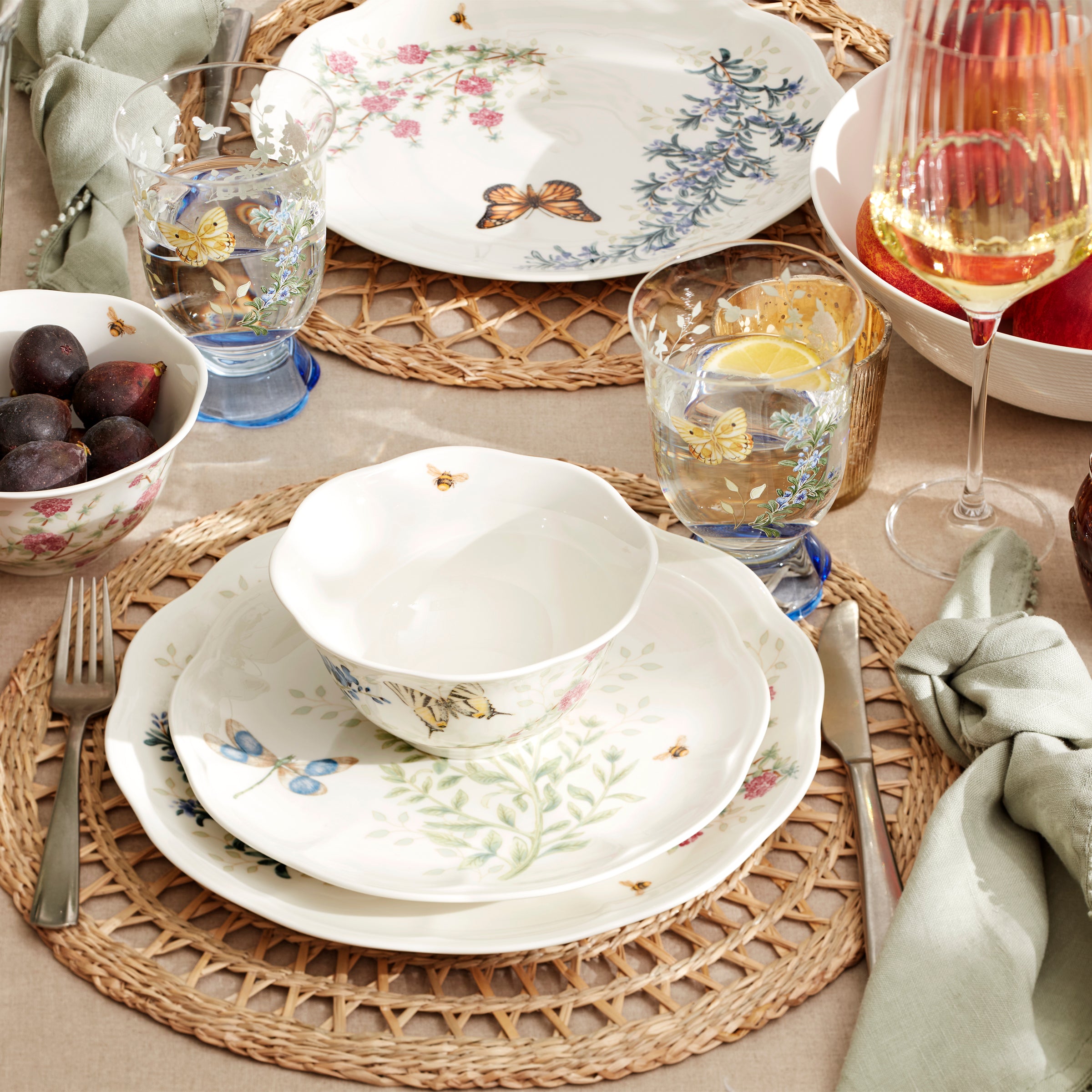 Butterfly Meadow Herbs Dinner Plates Set of 4 | Floral Design