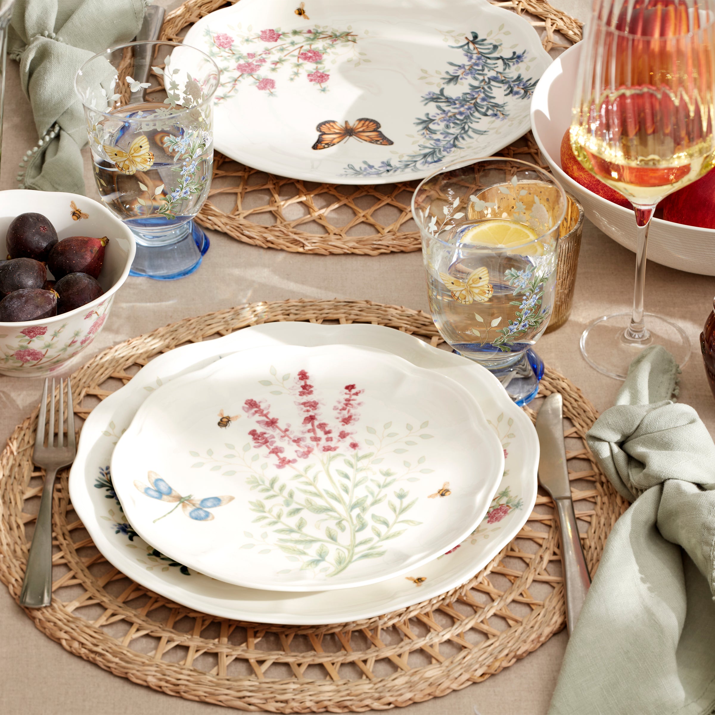 Butterfly Meadow Herbs Dinner Plates Set of 4 | Floral Design
