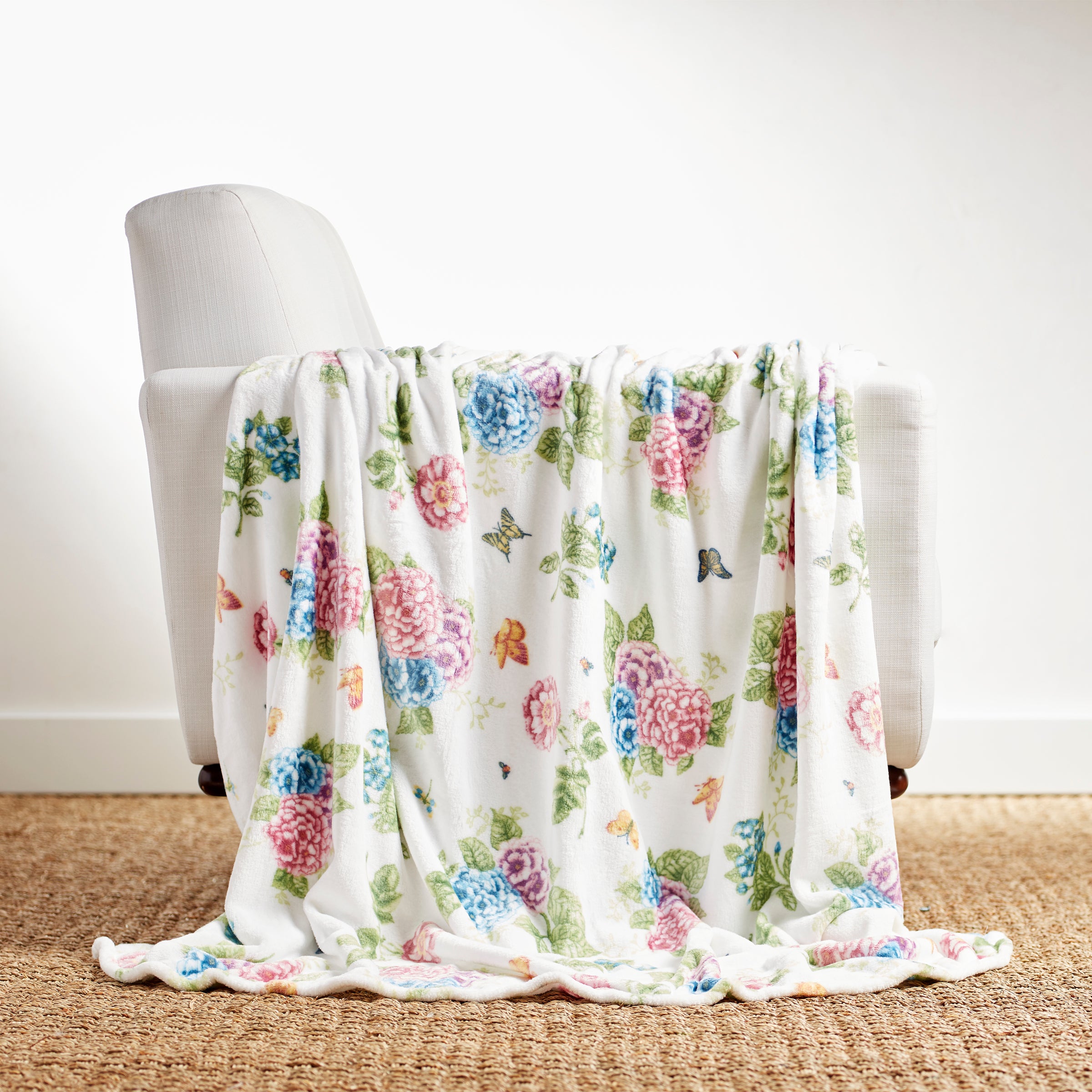 Butterfly Meadow Hydrangea Throw Blanket for Cozy Comfort | Floral Design