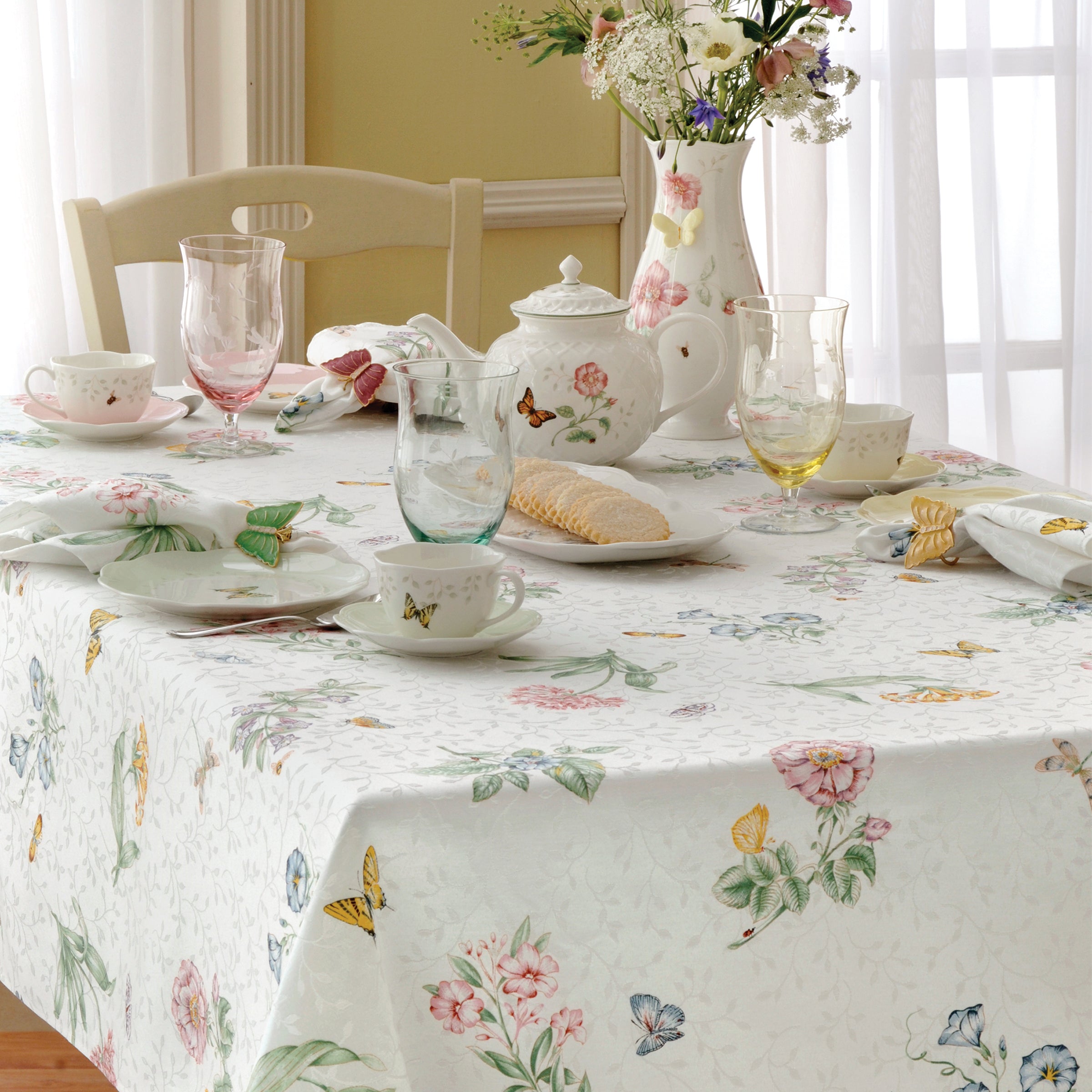 Floral Butterfly Tablecloth 60x102 with Dragonflies & Bees | Butterfly Meadow