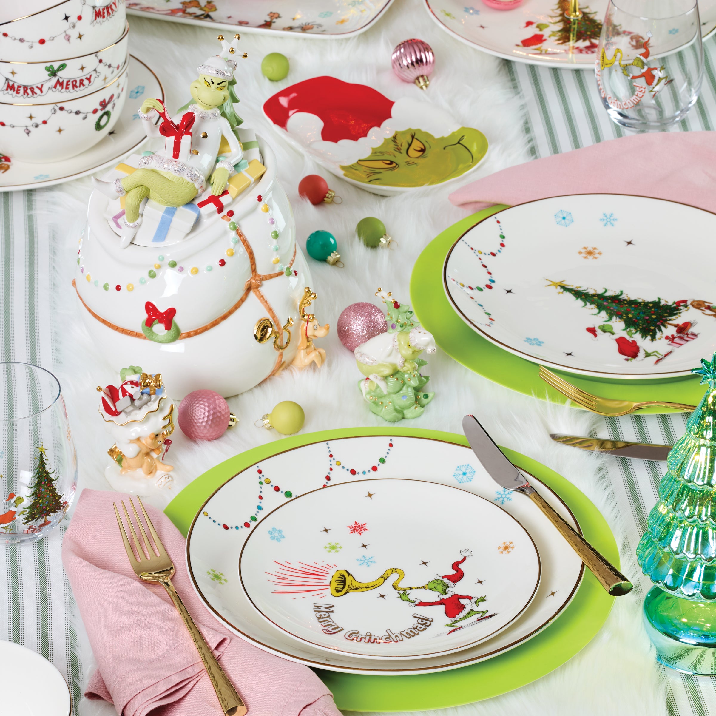 Grinch Christmas Plates Set of 4 - Festive Holiday Accent Plates