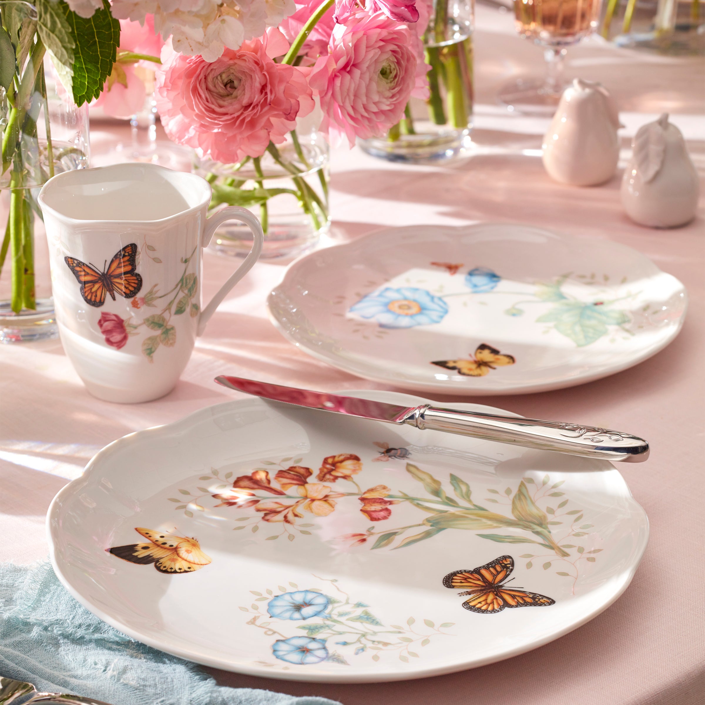 Monarch Butterfly Dinner Plate | Scalloped Ceramic Porcelain